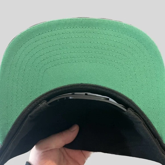Planet express SnapBack from Futurama - Picture 2 of 3